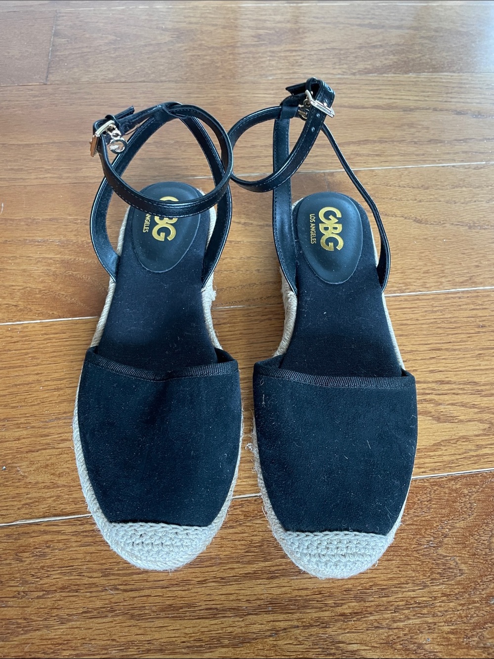 GBG Los Angeles Black Espadrille Ankle-Strap Wedges with Cream Toe 6.5